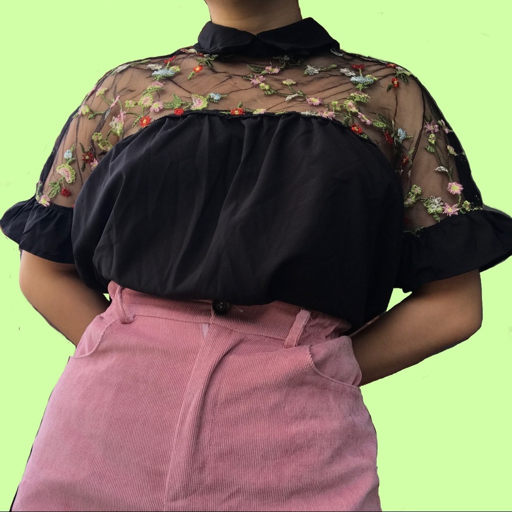 Blouse with floral embroidery